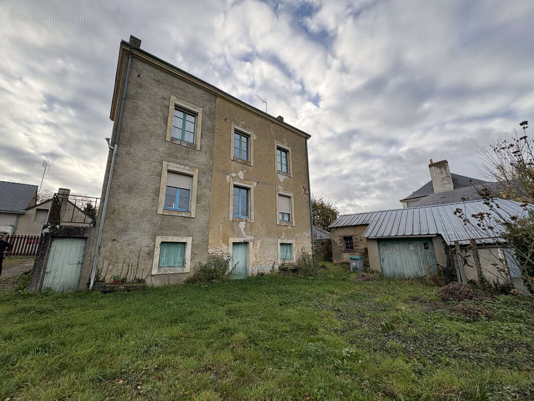 Maison à CHANTENAY-VILLEDIEU