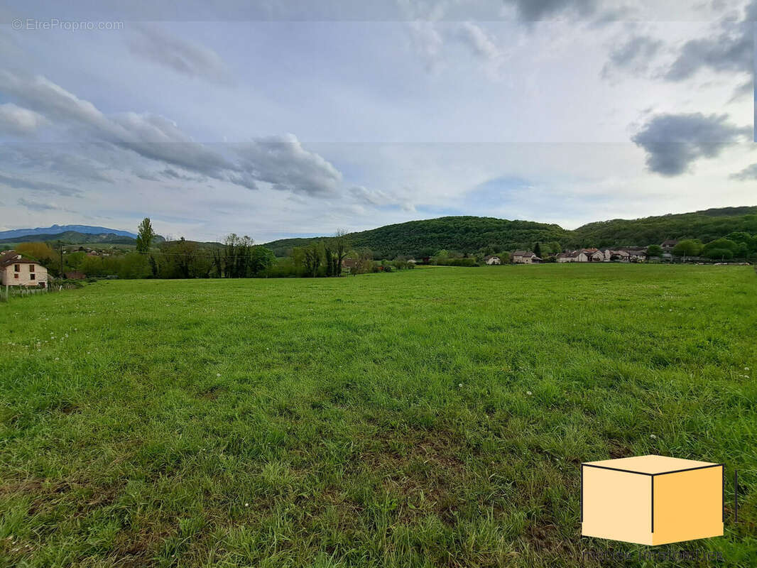 Terrain à VONGNES