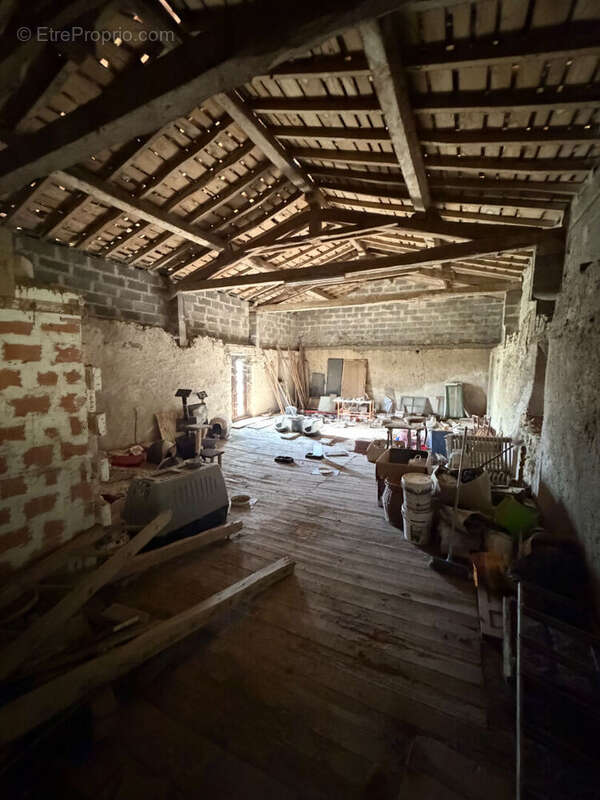 Maison à LACROISILLE