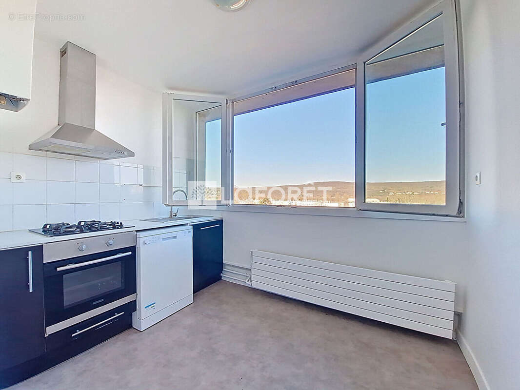 Appartement à VERNEUIL-SUR-SEINE
