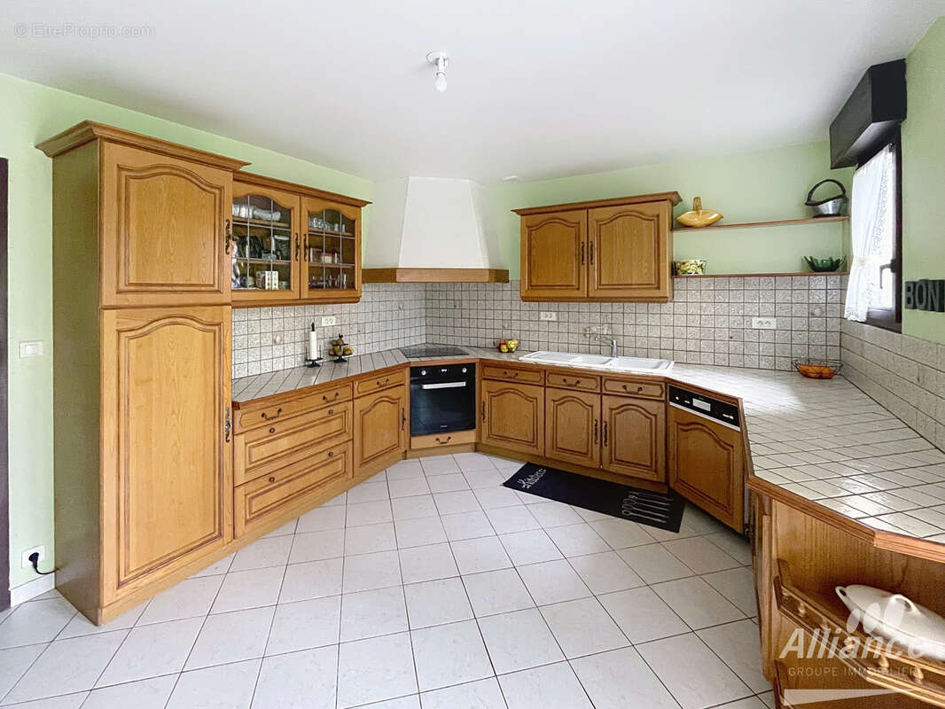Maison à FRAHIER-ET-CHATEBIER