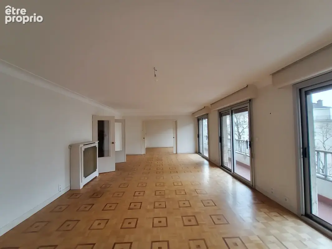 Guist hau appt 4 chambres 6ème étage avec box - photo 2