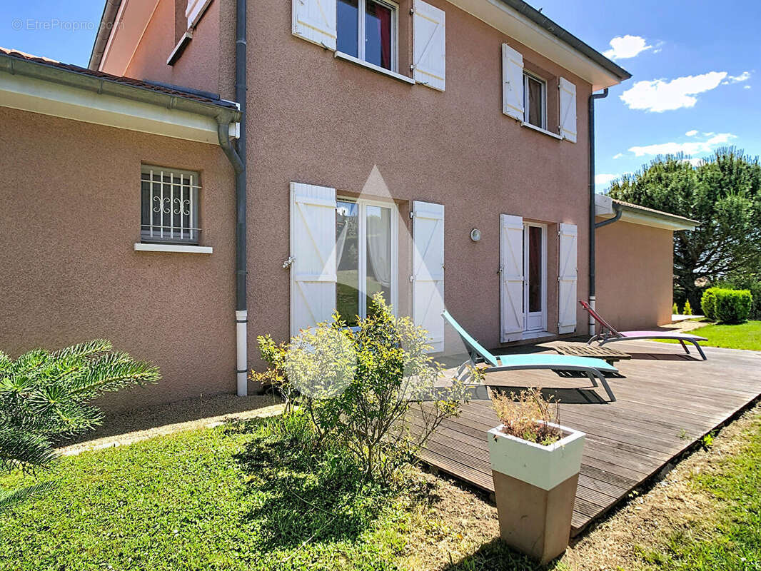 Maison à POMEYS