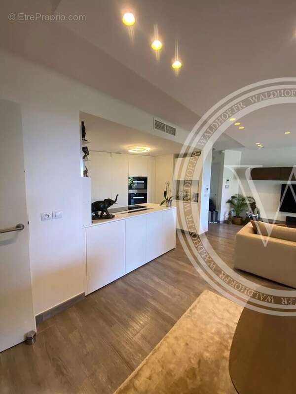 Appartement à EZE
