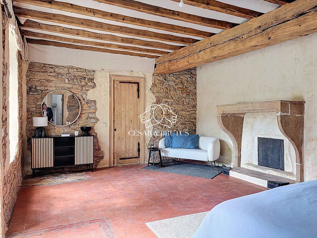 Maison 187 m² à Fleurieu-Sur-Saone  - photo 2