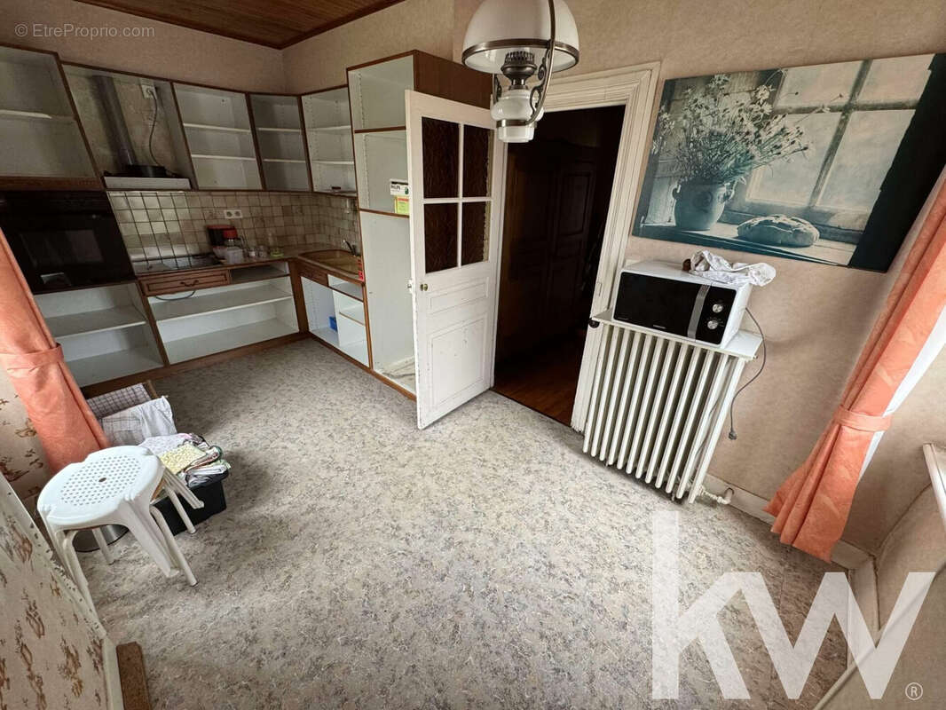 Maison 268 m² à Le Cendre  - photo 7