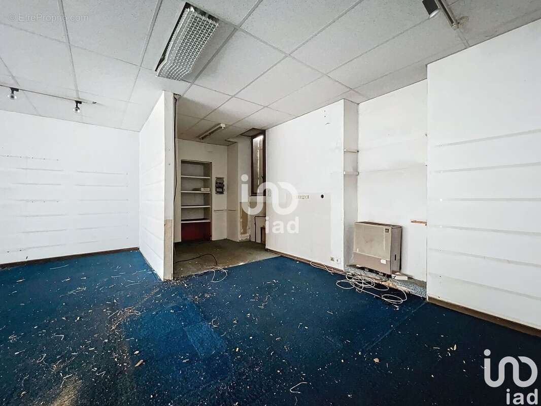 Photo 4 - Commerce à LA MOUILLE