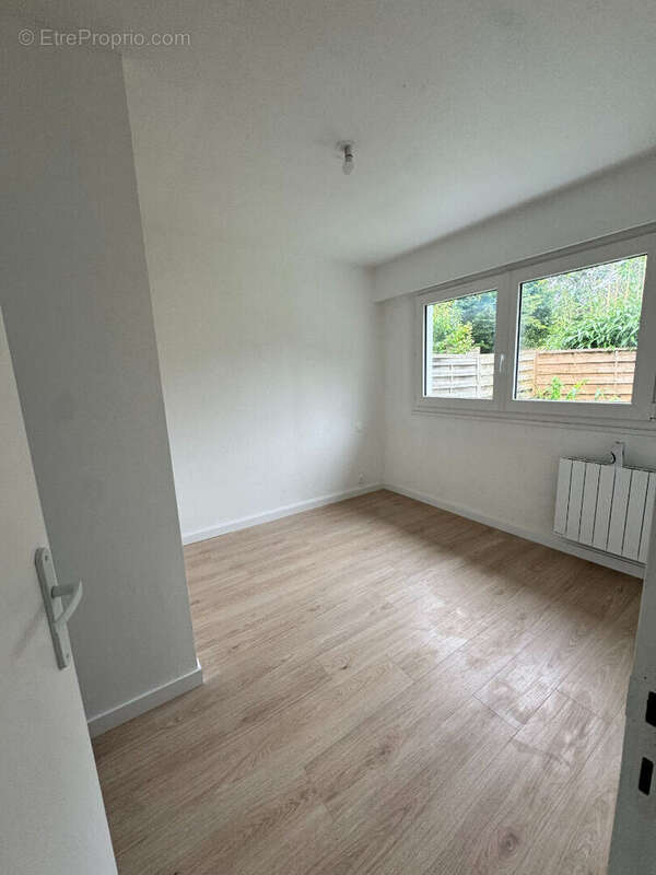 Appartement à ISNEAUVILLE