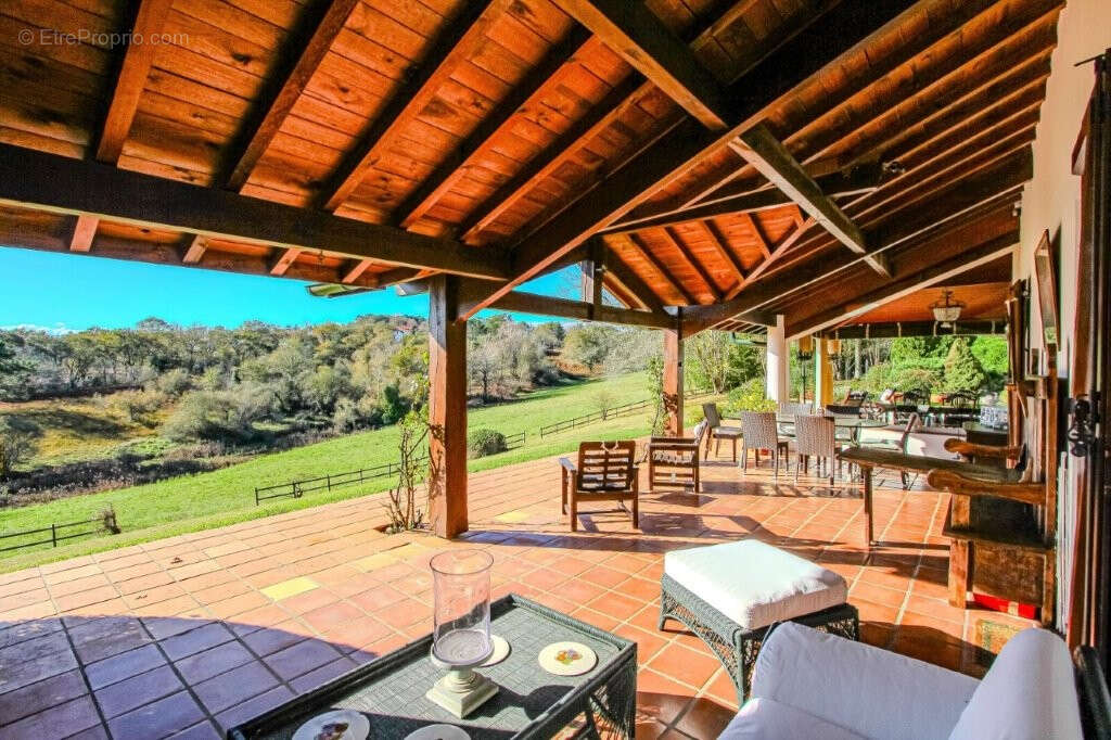 Maison à BASSUSSARRY