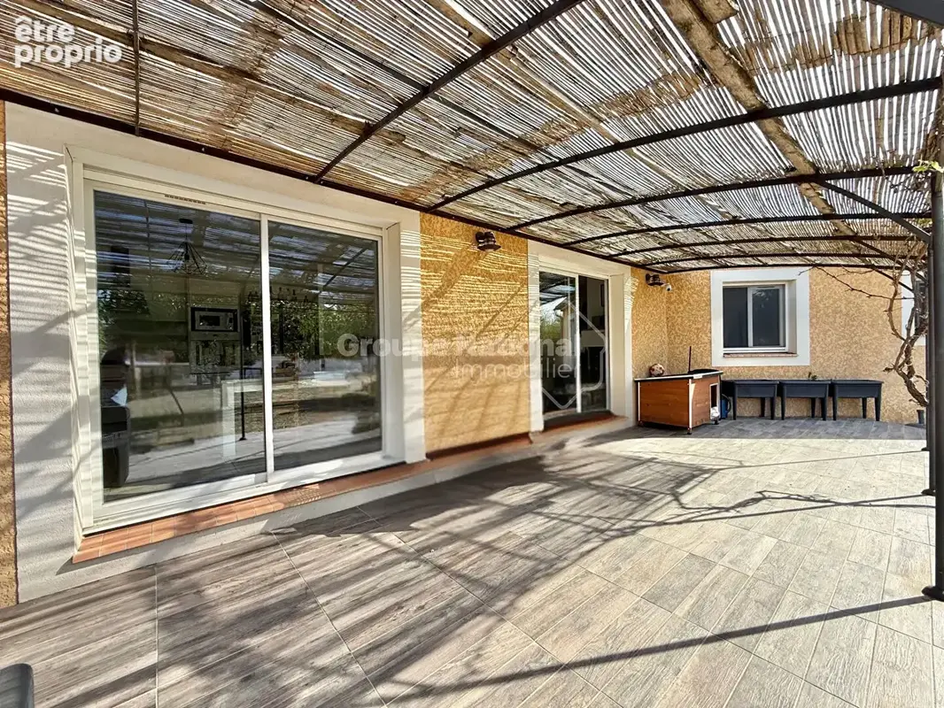 Villa contemporaine avec piscine sur grand terrain arboré, Montfrin - photo 11