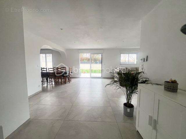 Maison à VAL-DE-REUIL