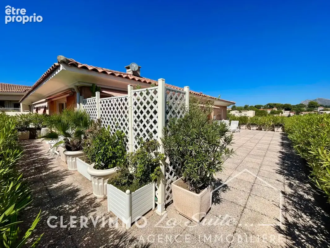 Dernier etage - 115 m2 - un exterieur d'exception de 110 m2 - aubagne - photo 7