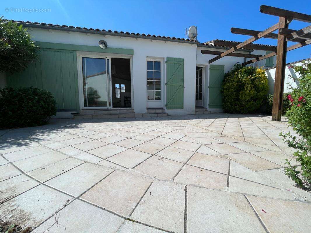 Maison de plain-pied – 83 m² avec dépendance – Terrasse & Jardin – Le Bois-Plage-en-Ré - photo 13
