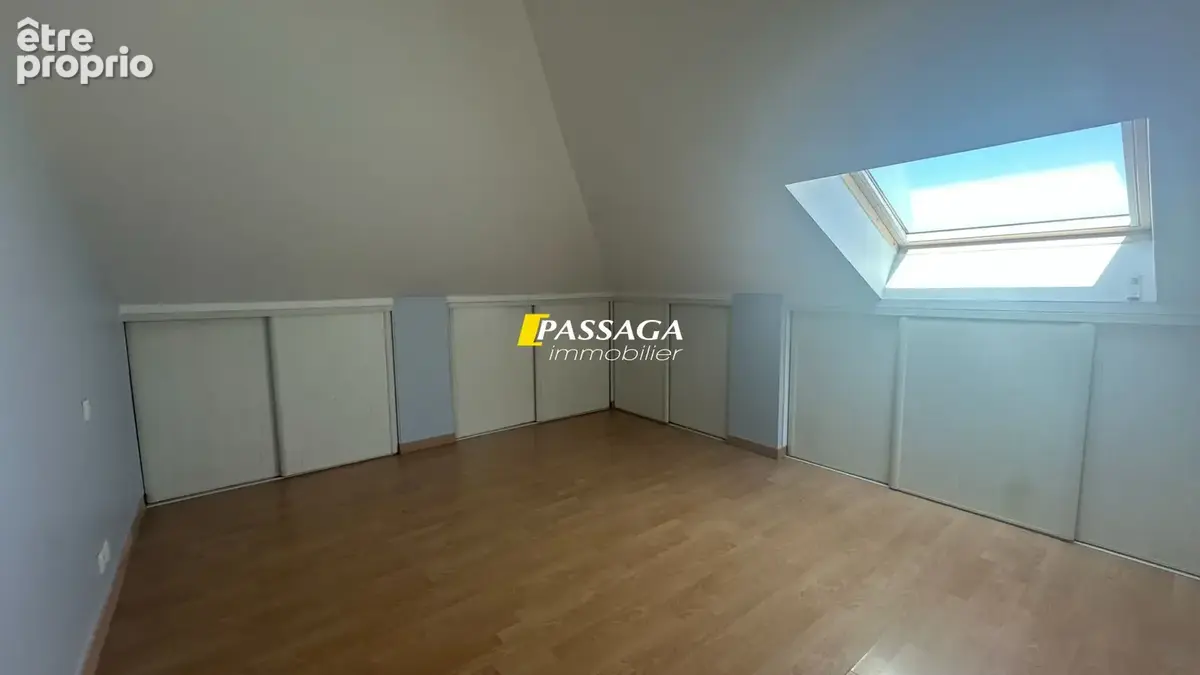 A VENDRE - Appartement 3 pièces avec grand garage - ONET LE CHATEAU - photo 5