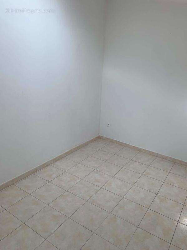 Appartement à TOURVES