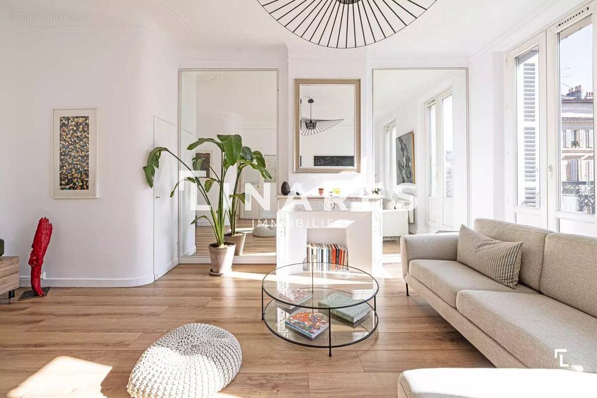 Appartement à MARSEILLE-1E