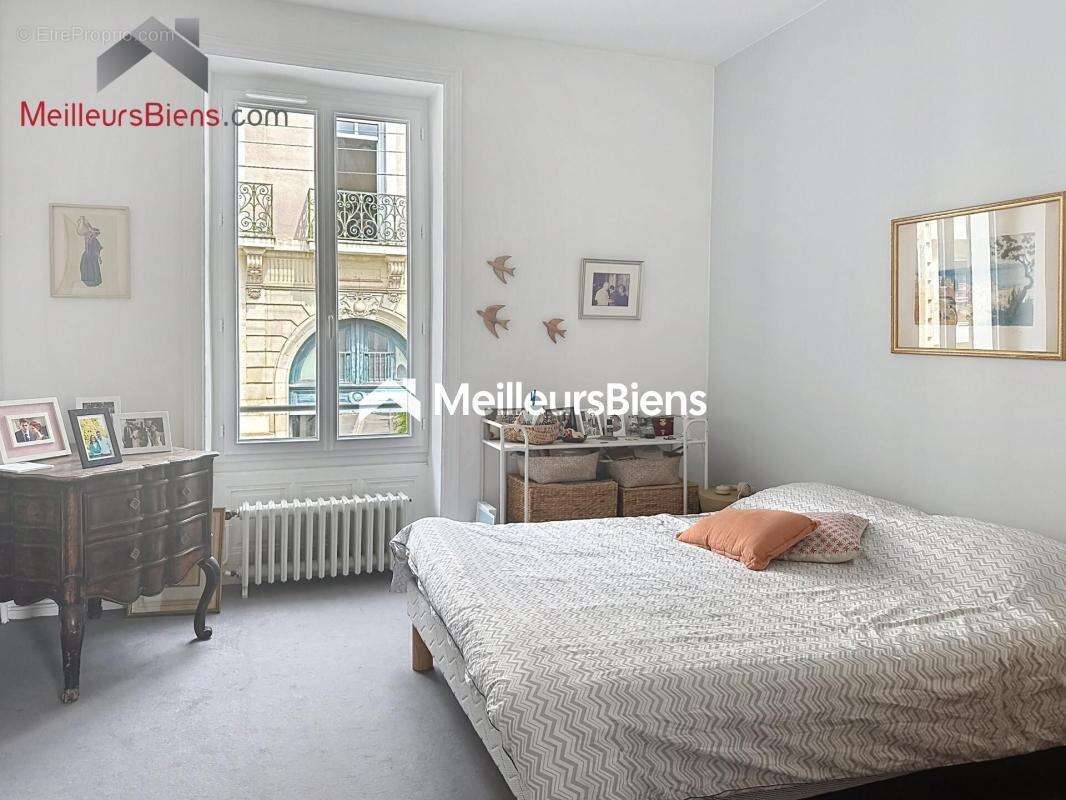 Élégante maison de caractère – 170 m² – Volumes et art de vivre - photo 6