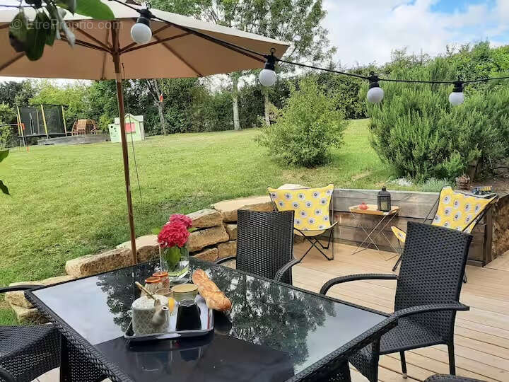 Maison à SAINT-SATUR