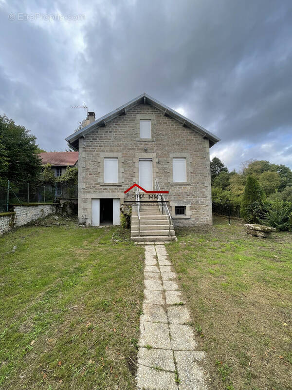 Maison à SAINT-PIERRE-BELLEVUE