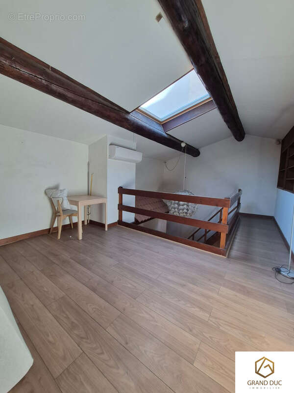 Appartement à MARSEILLE-1E