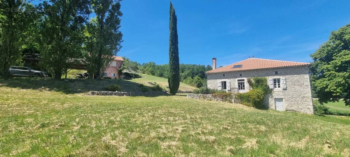 Maison à CASTELNAU-MONTRATIER