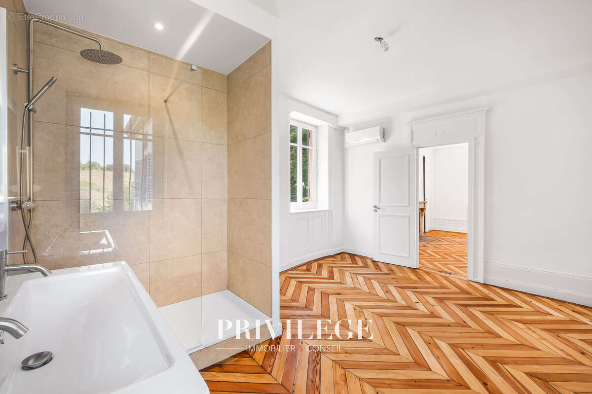 Appartement à LYON-9E