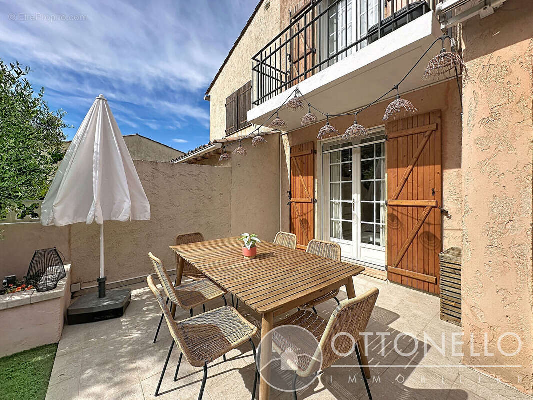Maison à ROQUEBRUNE-SUR-ARGENS