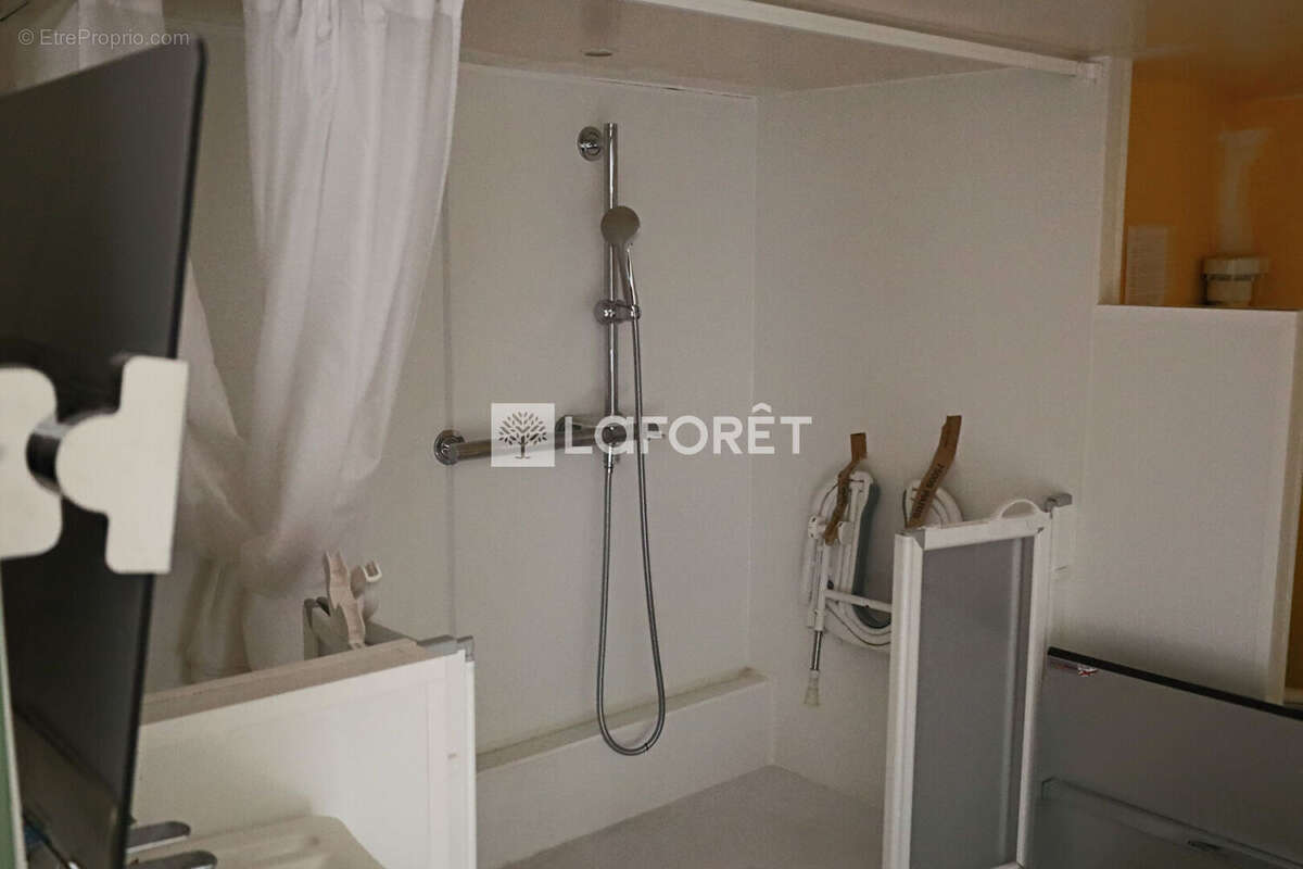 Commerce à OZOIR-LA-FERRIERE