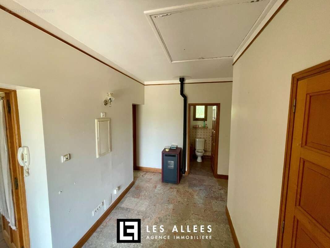 Maison 189 m² à Grillon  - photo 7