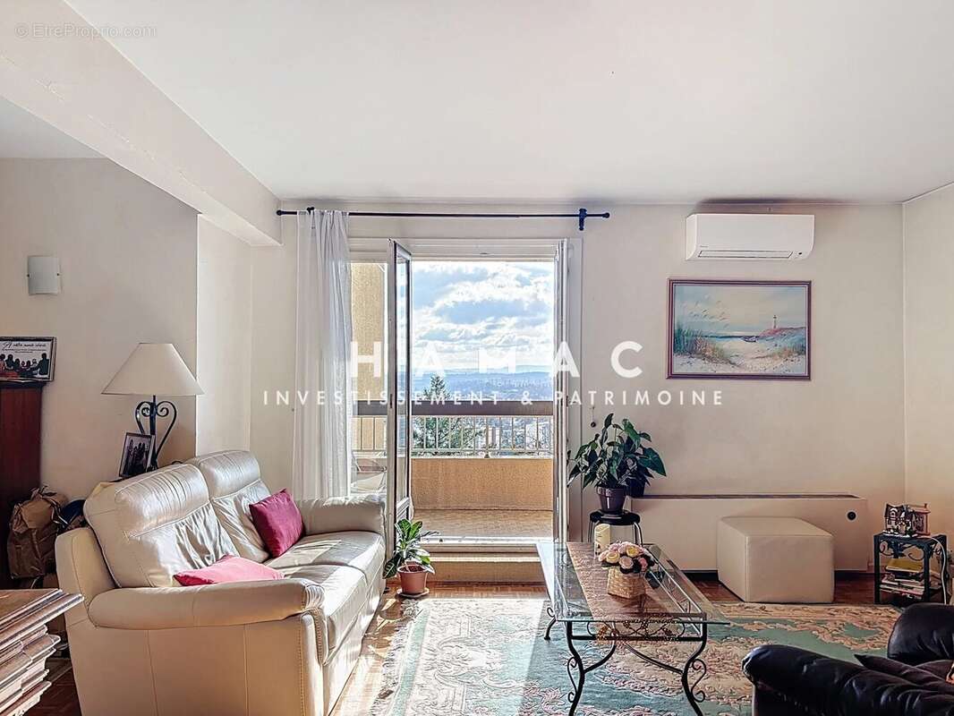 Appartement à SAINTE-FOY-LES-LYON