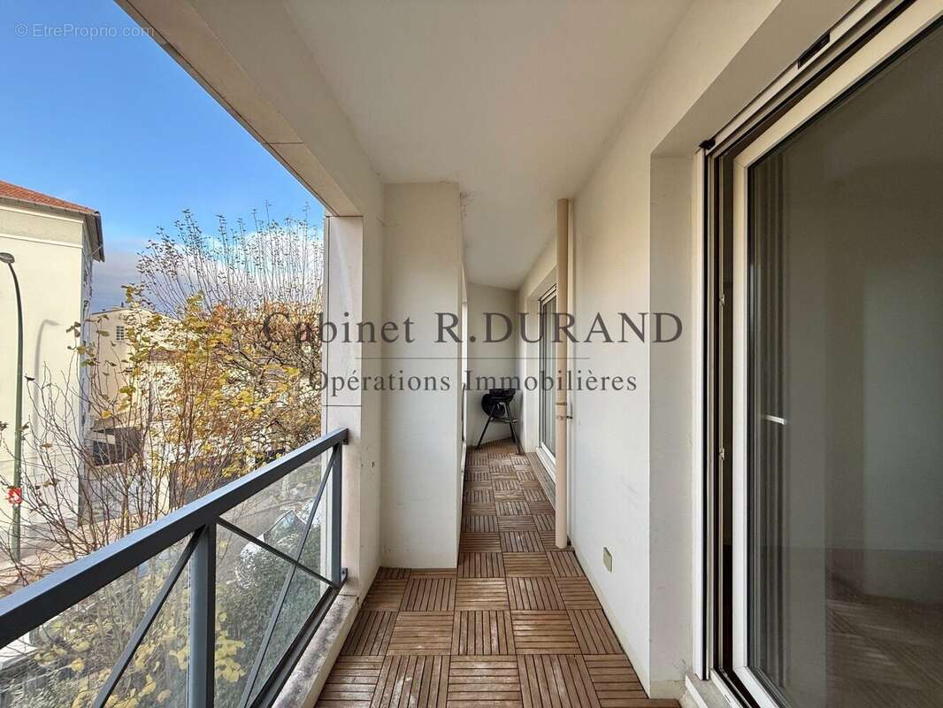 Appartement à LA GARENNE-COLOMBES