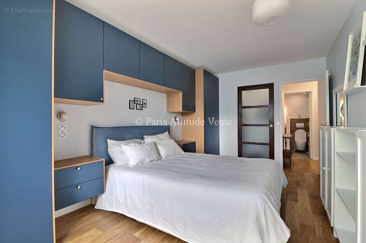 Appartement à COURBEVOIE