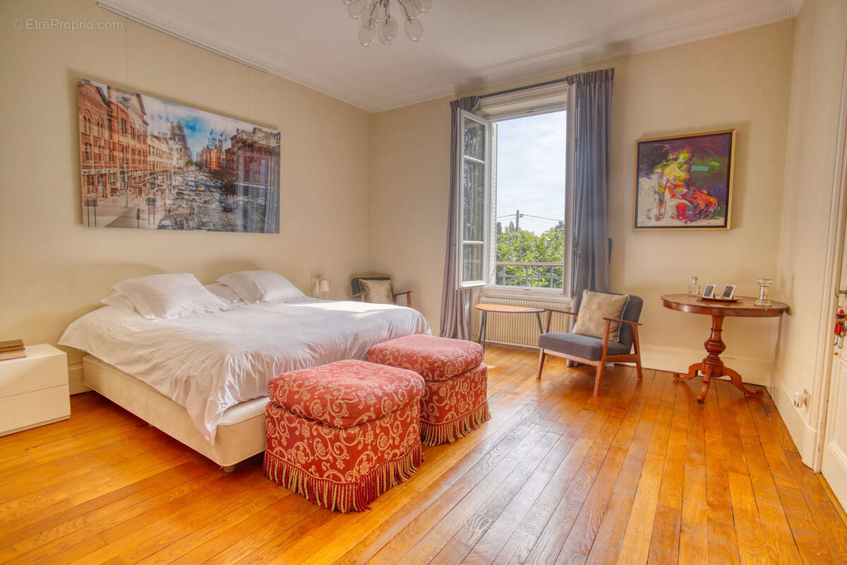 Maison à TASSIN-LA-DEMI-LUNE