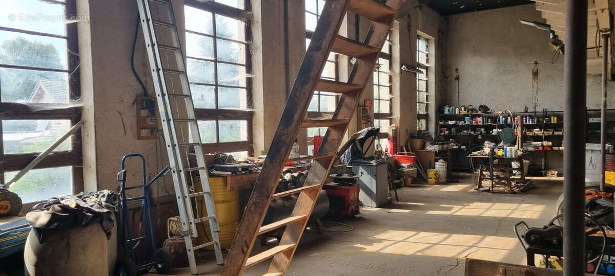 SOUS COMPROMIS Saint Pal de Mons 43620 Idéal artisan ou investisseur possibilité découpe 4 logements plus 1000m² de terrain cons - photo 8