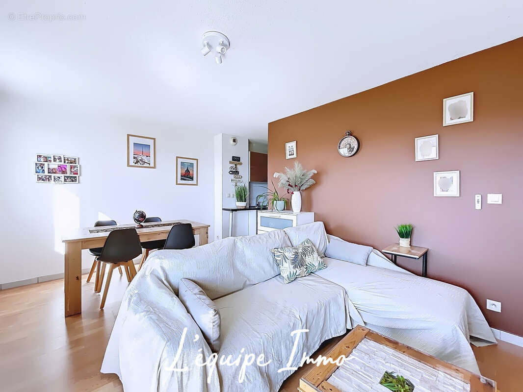 Appartement à LA SALVETAT-SAINT-GILLES