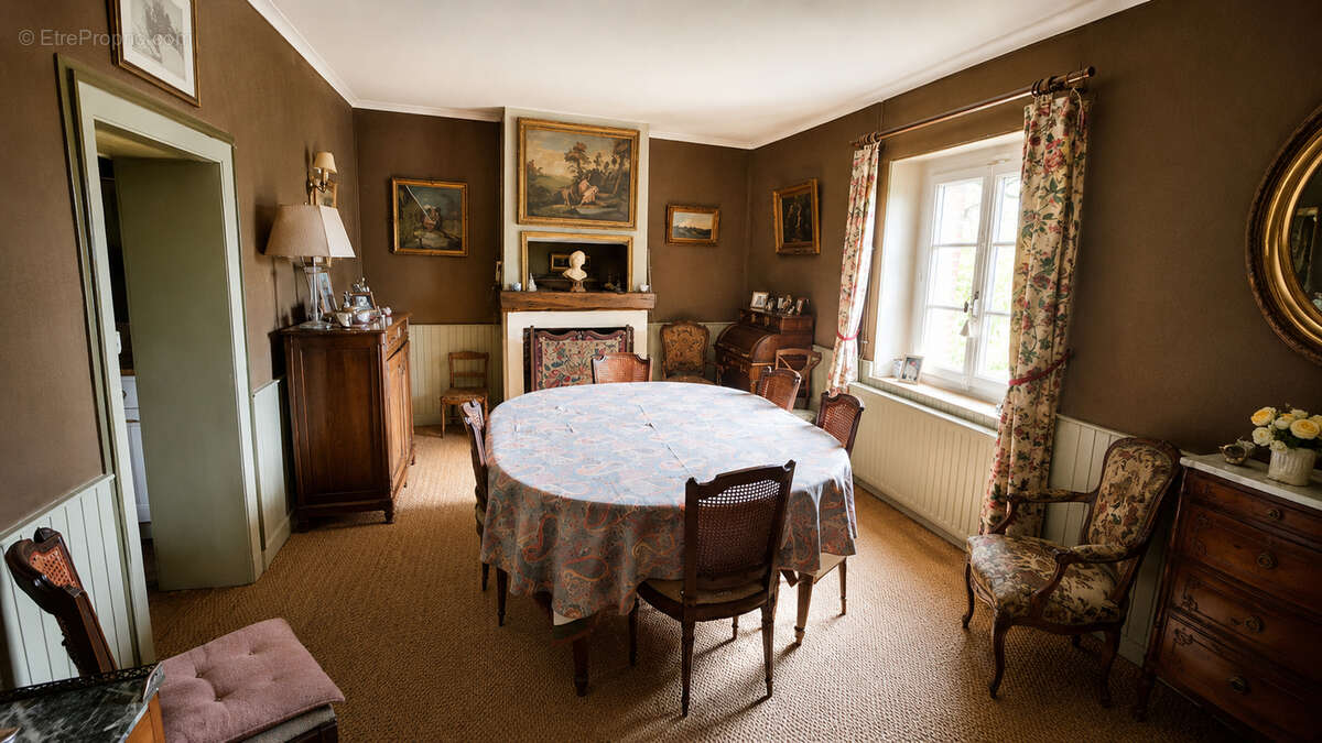 Maison à DIGNY