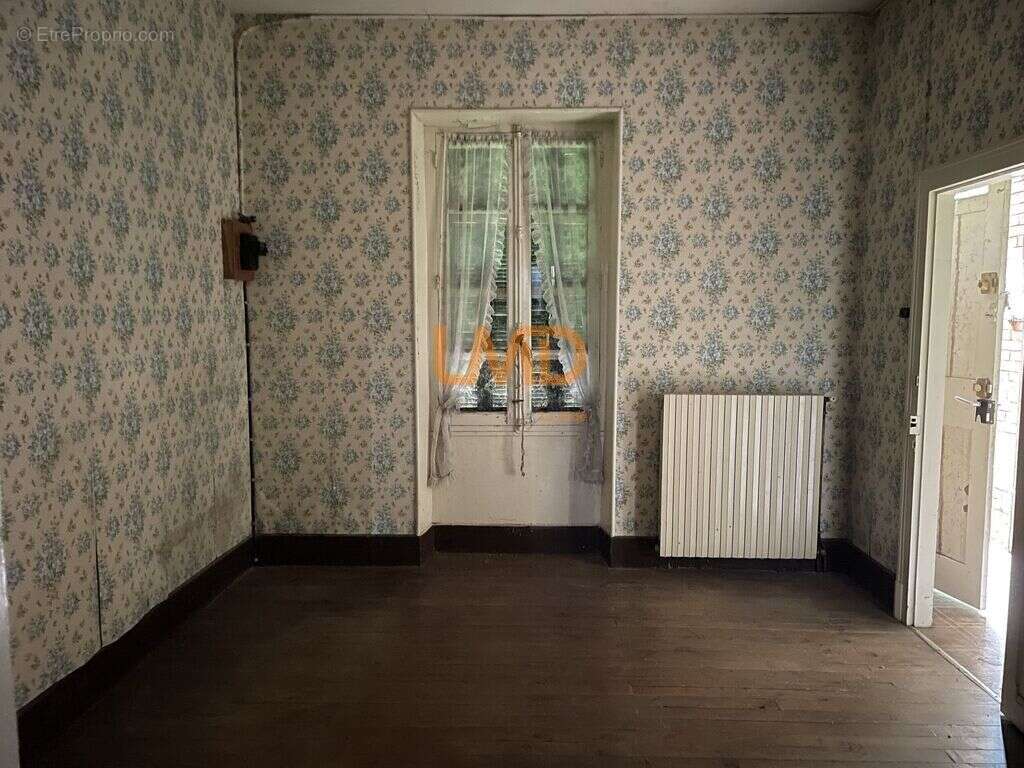 Maison à DECAZEVILLE