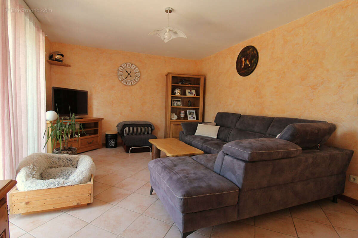 Maison plain-pied 109m² hab 1079m² de terrain à Saint Amour 39 - photo 3