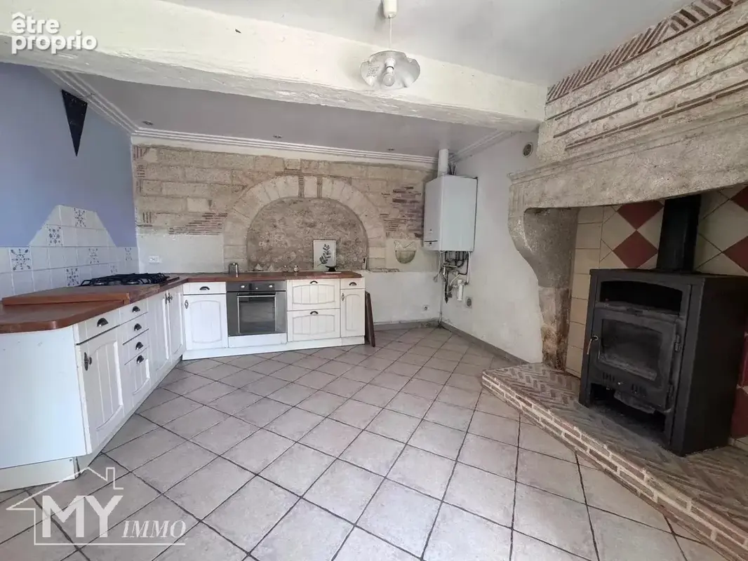 SAINT MÉARD DE GURÇON – Maison en pierre avec grange - photo 3