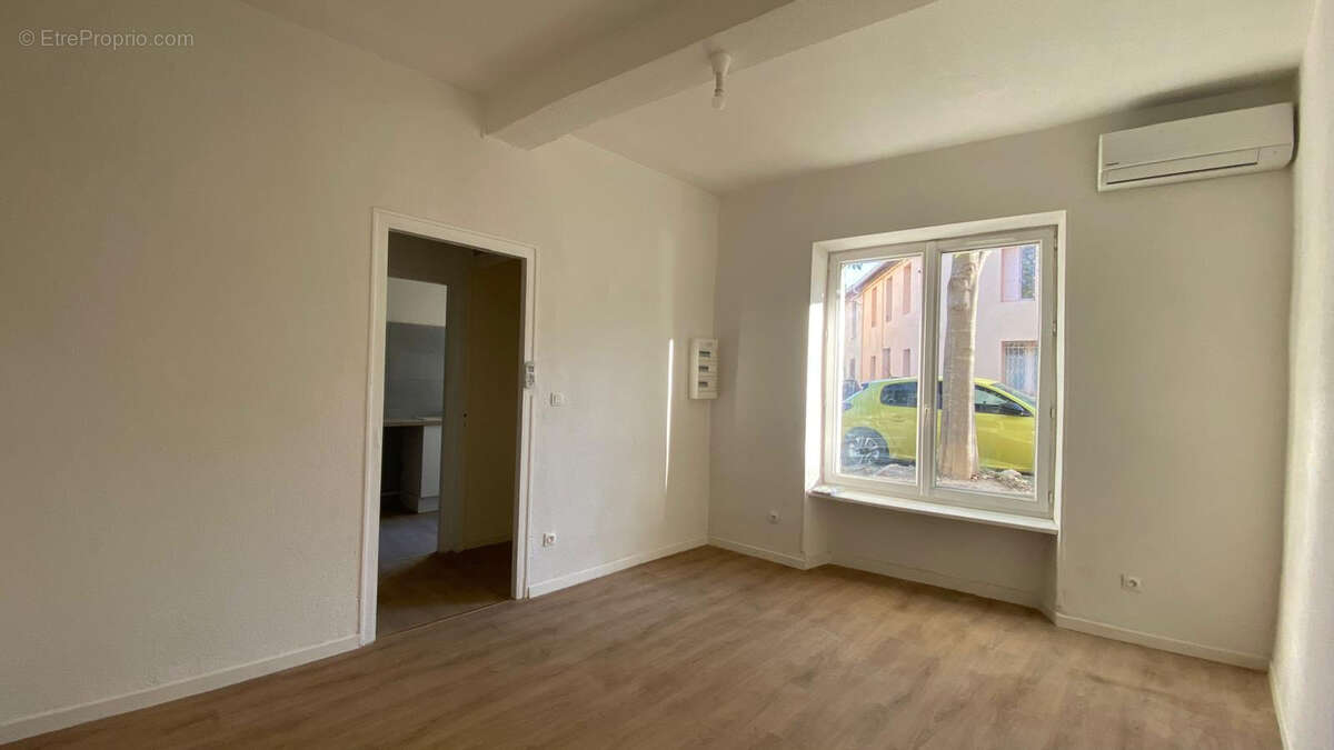 A vendre maison rénovée 96 m2 avec 3 chambres à Lézignan-Corbières - photo 2