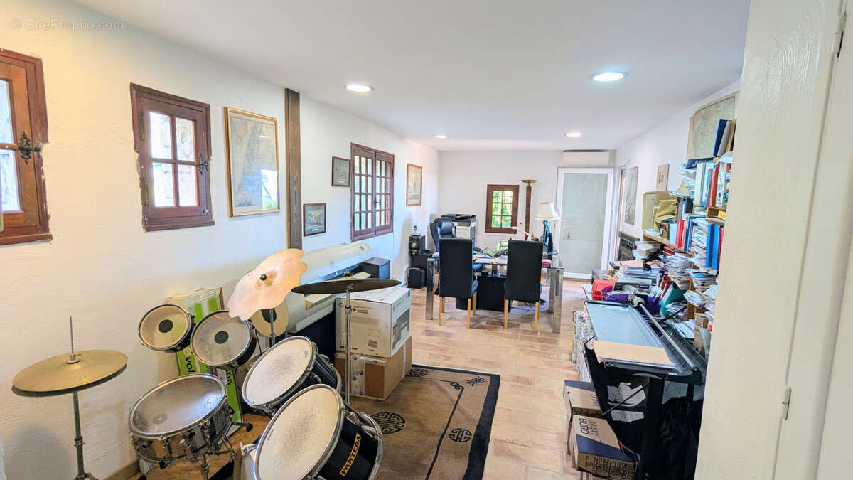 Maison à TOURRETTES-SUR-LOUP