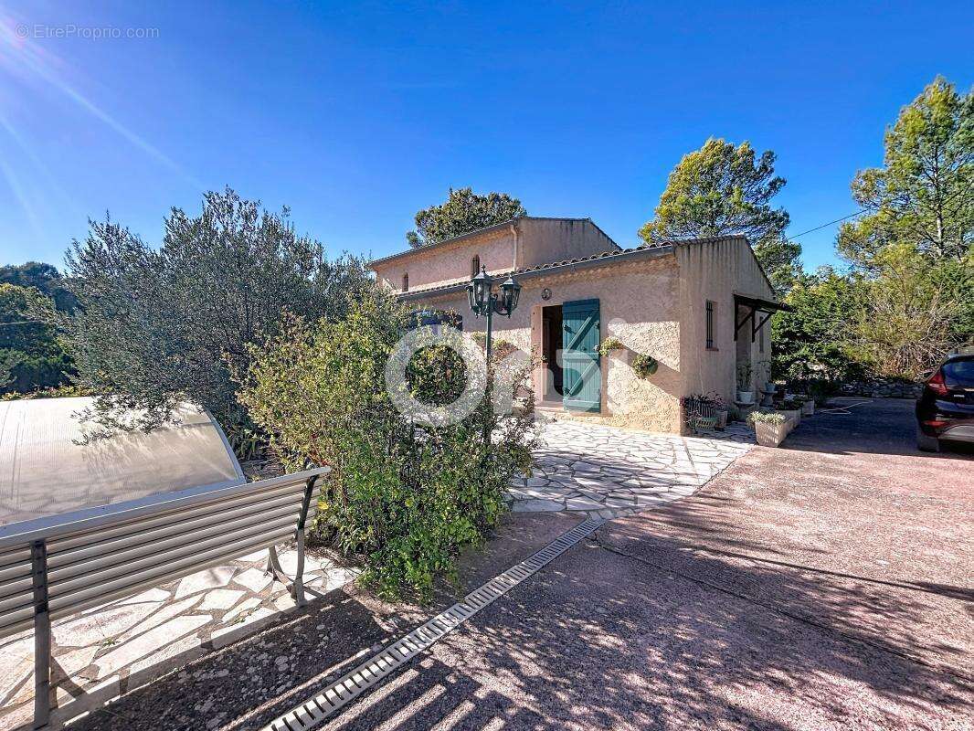 Maison à LORGUES