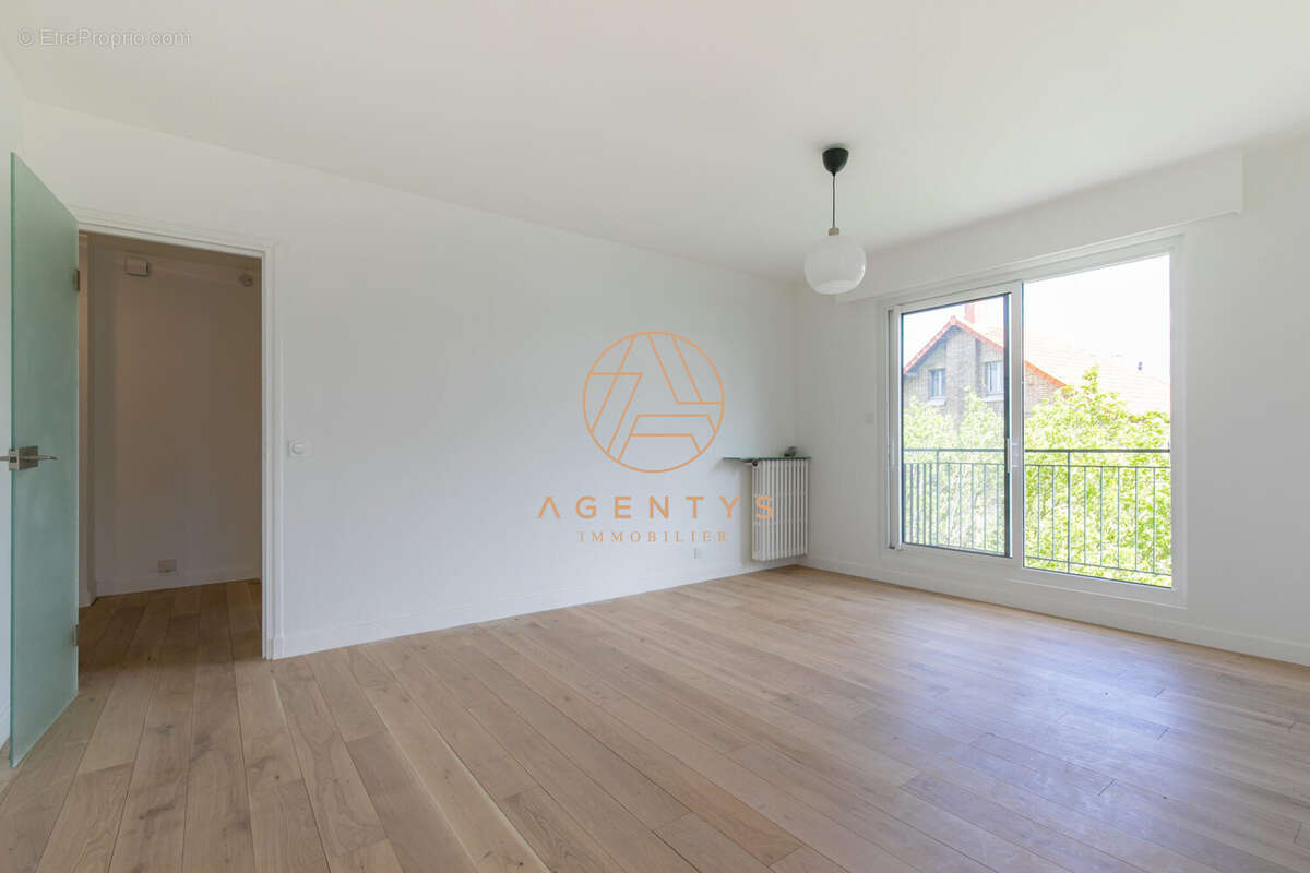 Appartement à SAINT-MAUR-DES-FOSSES