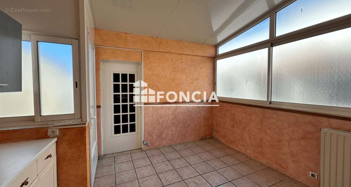 Maison P4 orientée Sud climatisée avec une terrasse de 20 m2 Garage et parking - photo 3