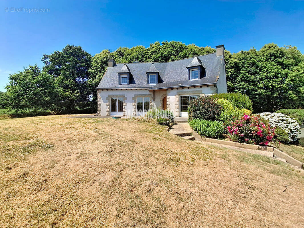 Maison à SAINT-DONAN