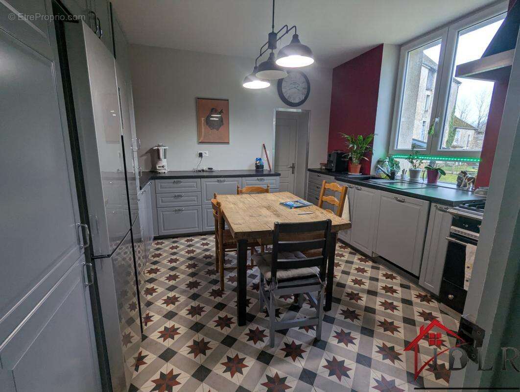 Maison à DAMPIERRE-SUR-SALON