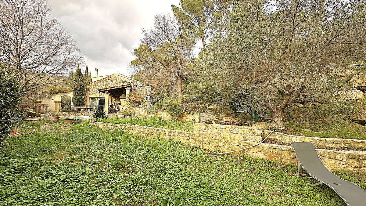 Maison à PELISSANNE