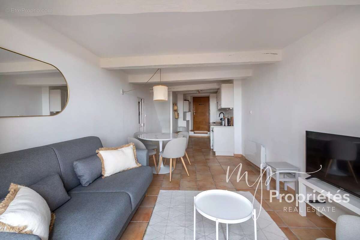 Appartement à BORMES-LES-MIMOSAS