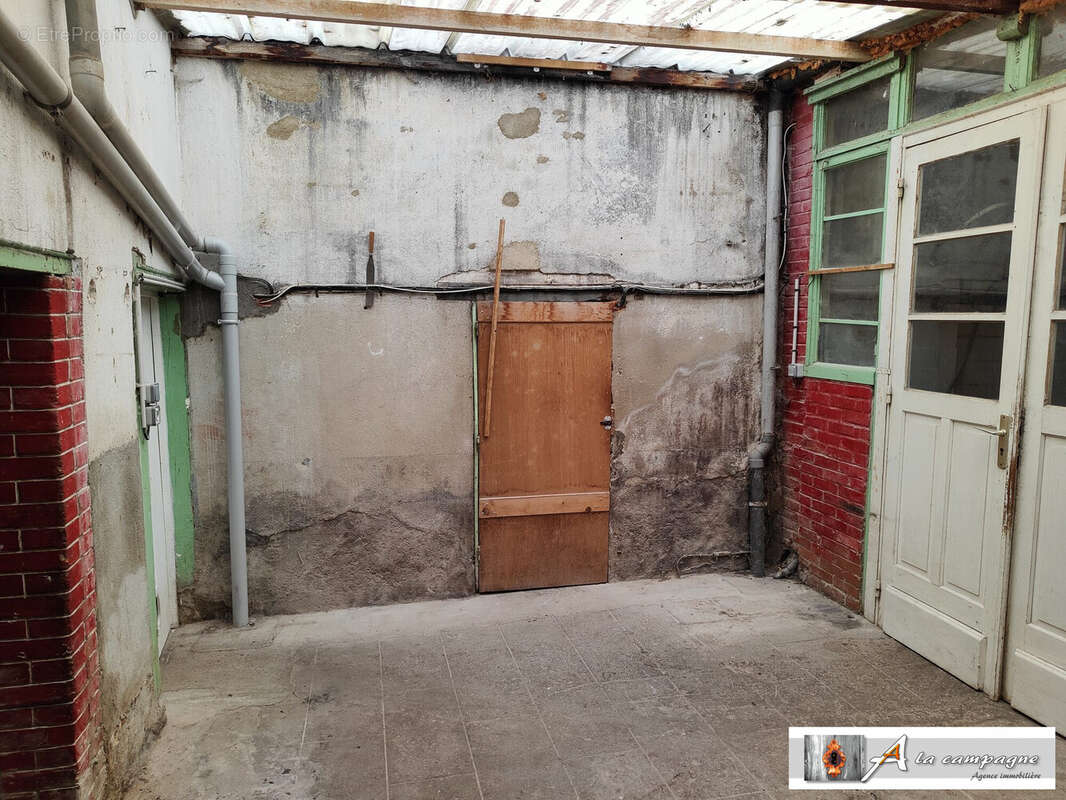 Maison à CHAMBON-SUR-VOUEIZE