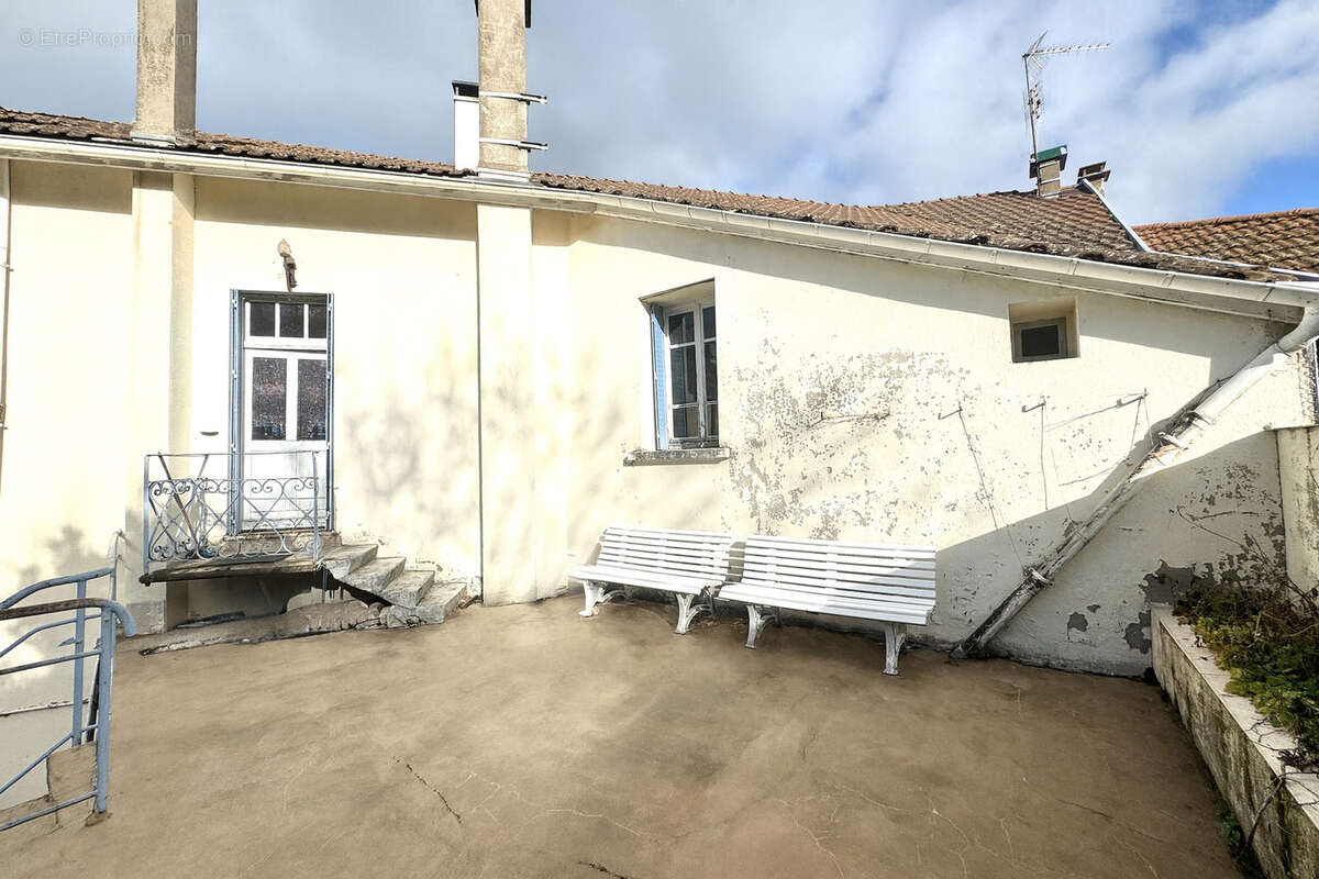 Maison à VILLEMONTAIS